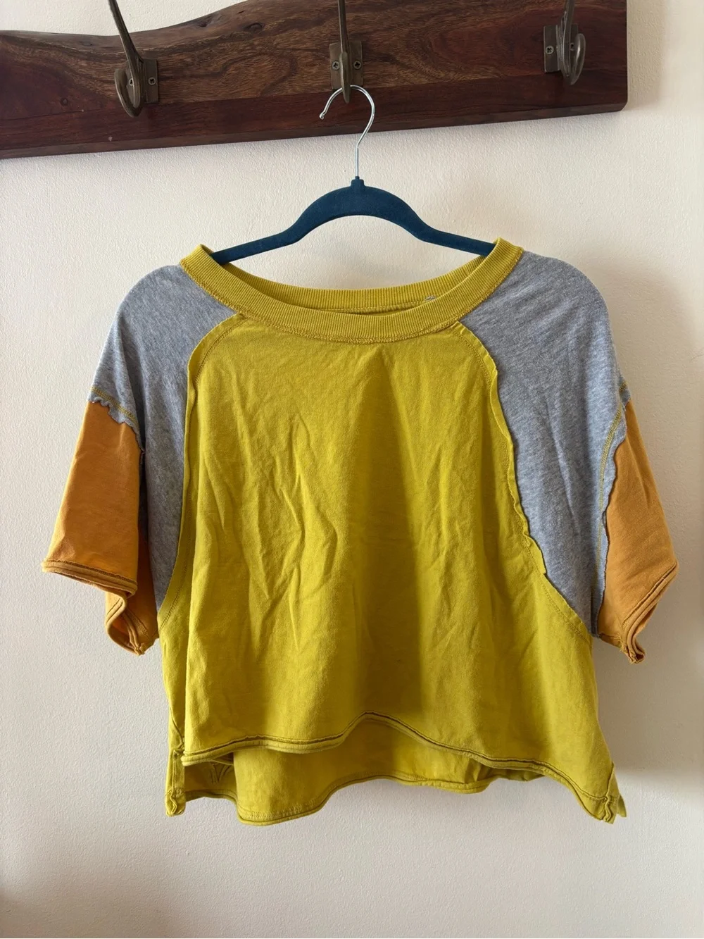 Urban Outfitters Shelby Yellow Colorblock Cropped T-Shirt Size L